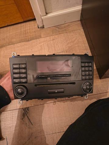 Mercedes W203/W209 Radio/CD-speler A2038700589 beschikbaar voor biedingen