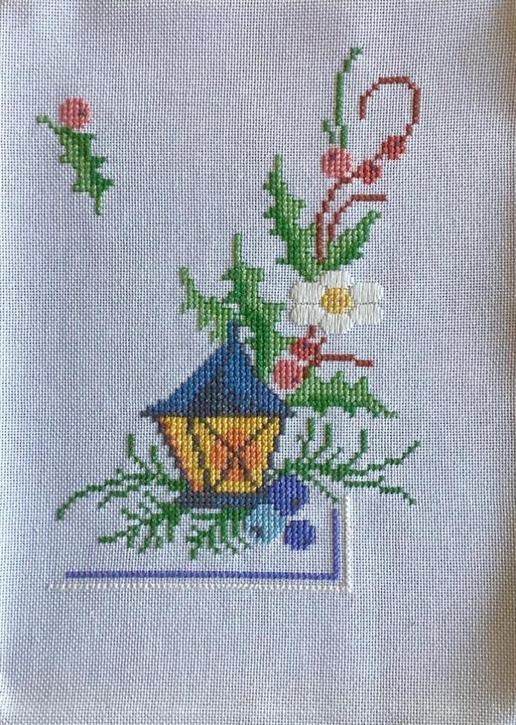 Borduurwerk, zijde, lantaarn, hulst, bloem, vintage, Hobby en Vrije tijd, Borduren en Borduurmachines, Gebruikt, Overige typen