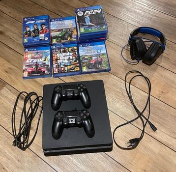 PlayStation 4 + Games + 2 Controllers + Headset beschikbaar voor biedingen