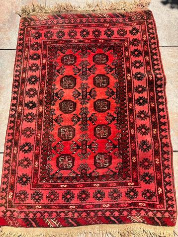 Mooi klassiek tafelkleed 122 x 85 cm met 10kleine medaillons beschikbaar voor biedingen