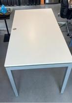 Wit Bureau- Meerdere Beschikbaar, Ophalen, Zo goed als nieuw, Bureau
