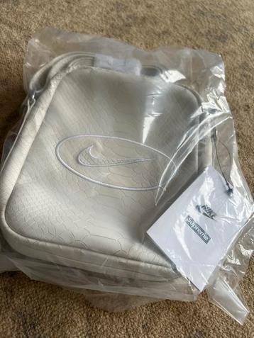 Supreme Nike shoulderbag snakeskin  beschikbaar voor biedingen