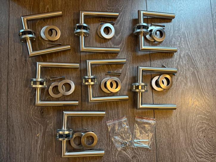 8 stuks Berkvens klinken rvs rond rozet BS.03 nieuw!, Doe-het-zelf en Verbouw, Hang- en Sluitwerk, Nieuw, Klink of Kruk, Rvs, Ophalen of Verzenden