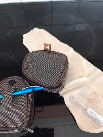Toilettasje van Emirates inclusief inhoud. beschikbaar voor biedingen