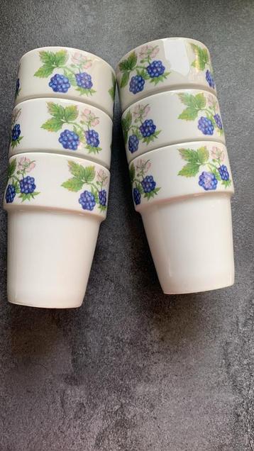 6 melkbekers, Original Bohemia, afbeelding met bramen, ZGAN beschikbaar voor biedingen