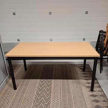 3 x kantoor / kantine tafels bureau's  beschikbaar voor biedingen