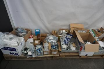 Partij intallatiemateriaal buisklemmen sifon leddrivers beschikbaar voor biedingen