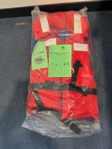 Reddingsvesten 4 stuks beschikbaar voor biedingen