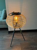 Rotan staande lamp op 3-poot, 80cm hoog, ca 48cm breed, Ophalen of Verzenden, Zo goed als nieuw, 75 cm of meer