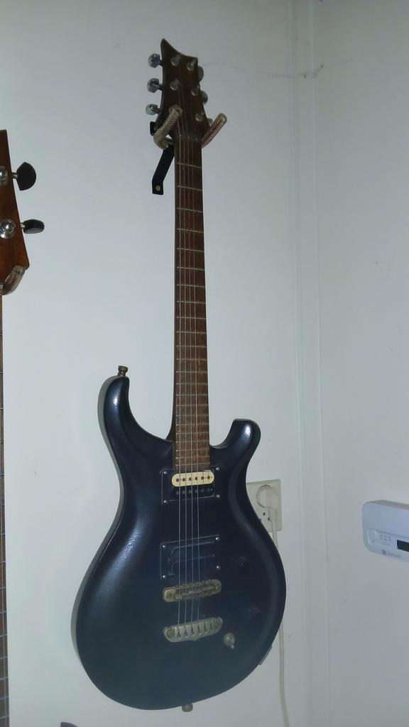 Vintage Elektrische Gitaar - Weinig Bespeeld, Muziek en Instrumenten, Snaarinstrumenten | Gitaren | Elektrisch, Ophalen