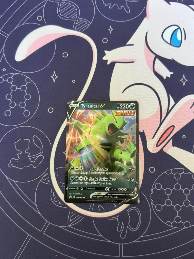 Pokémon kaarten Tyranitar V #SWSH109 promo, Ophalen of Verzenden, Zo goed als nieuw, Losse kaart