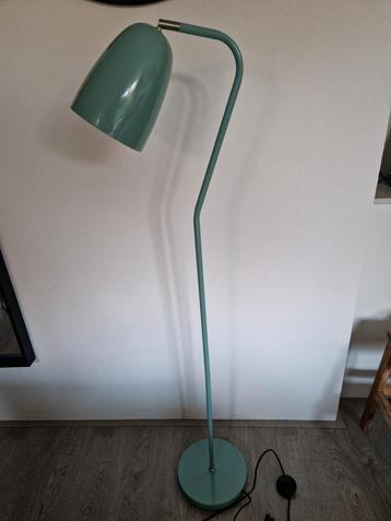 Retro vloerlamp groen- metaal  beschikbaar voor biedingen