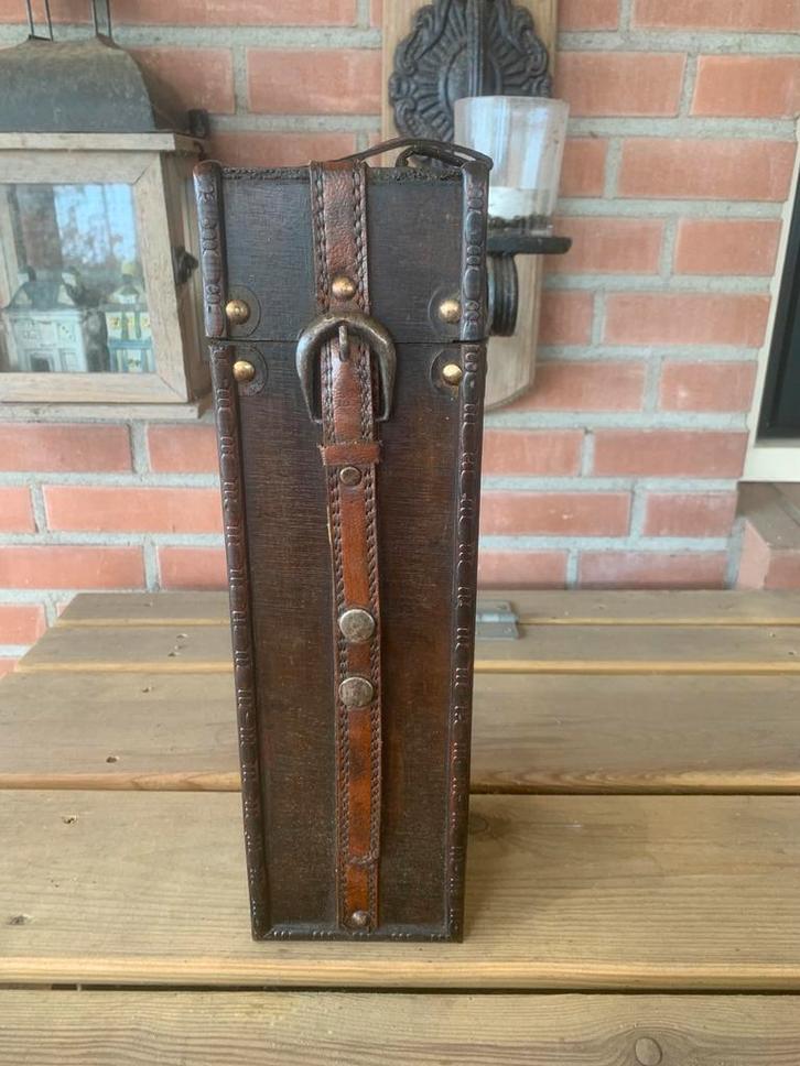 Vintage Flessenkistje met Leer, Antiek en Kunst, Antiek | Woonaccessoires, Ophalen