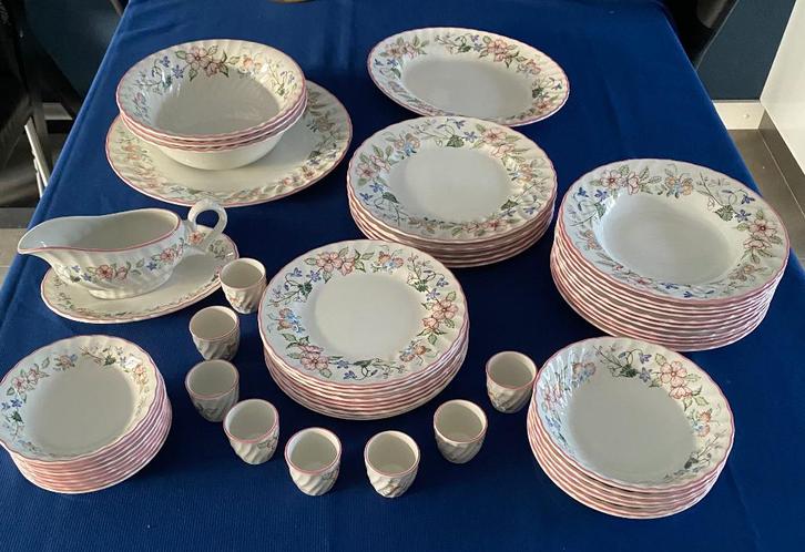 Servies Wood & Sons Spring Fields, Huis en Inrichting, Keuken | Servies, Zo goed als nieuw, Compleet servies, Overige stijlen