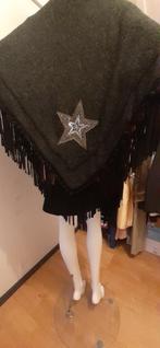 Donker grijze sjaal (groot) met franje pompoms en studs !, Maat 46/48 (XL) of groter, Nieuw, Ophalen of Verzenden, Onbekend