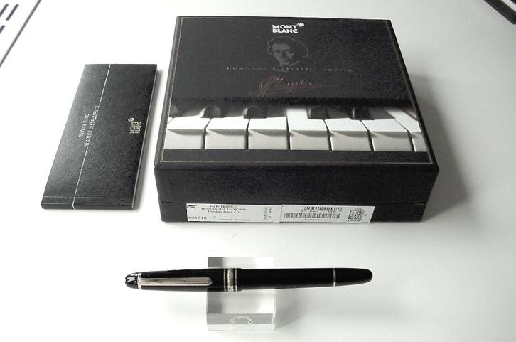 Montblanc Meisterstück Classique 145 Platinum vulpen (M), Verzamelen, Pennenverzamelingen, Zo goed als nieuw, Vulpen, Mont Blanc
