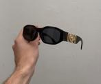 Versace look zonnebril nieuw, Ophalen of Verzenden, Zo goed als nieuw, Zwart, Overige merken