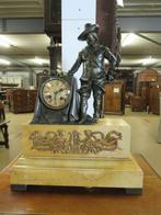 Oer 10107 Siena marmer en bronzen pendule "Lezende Edelman", Antiek en Kunst, Ophalen