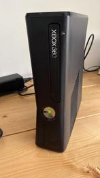 Xbox 360, 250 GB, Met 2 controllers, Ophalen of Verzenden, 360 S