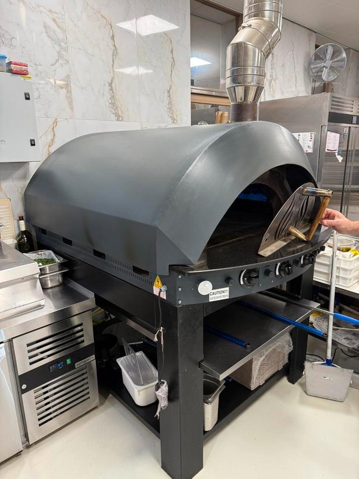 Professionele pizza oven met onderstelsel–, Tuin en Terras, Pizzaovens, Gebruikt, Ophalen of Verzenden