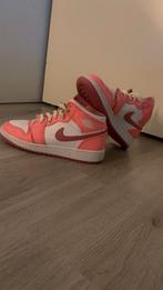 Nike Air Jordans, Ophalen of Verzenden, Zo goed als nieuw, Roze, Sneakers of Gympen