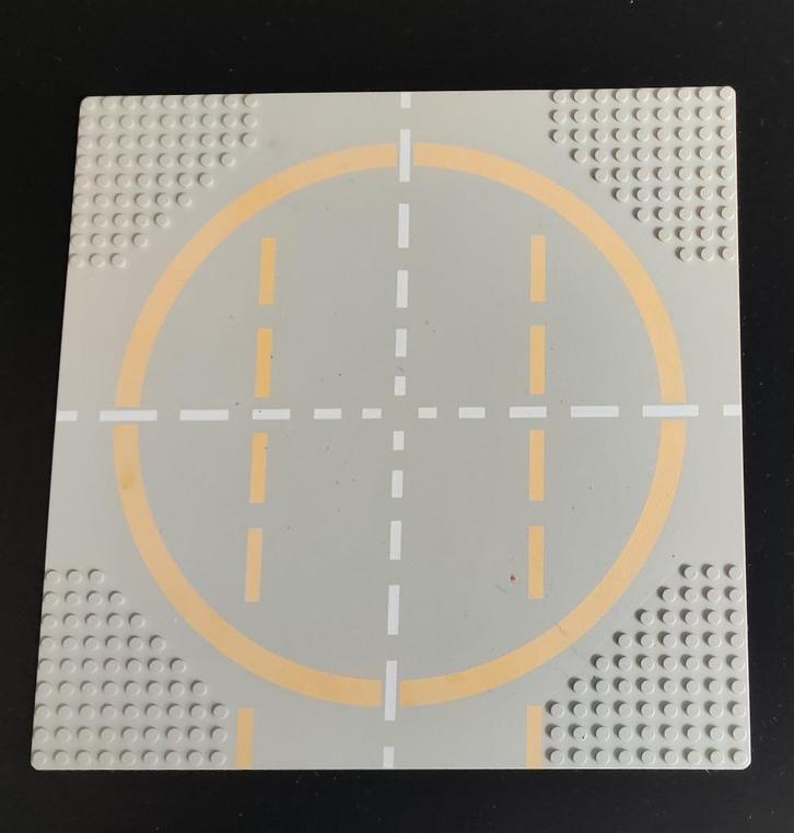 Lego Light Gray Baseplate, Road 32 x 32 9-Stud Landing Pad, Kinderen en Baby's, Speelgoed | Duplo en Lego, Gebruikt, Lego, Losse stenen