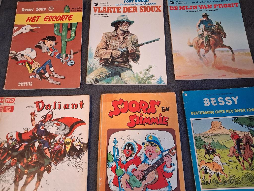 verschillende strips/boeken, Meerdere stripboeken, Ophalen, Gelezen