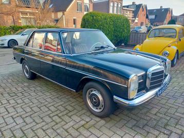 Mercedes 200-Serie 2.2 220 *1970* Zwart, LPG
