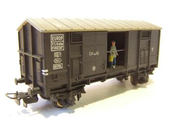 POCHER gesloten goederenwagen, Italiaanse spoorwegen, 2 ass beschikbaar voor biedingen