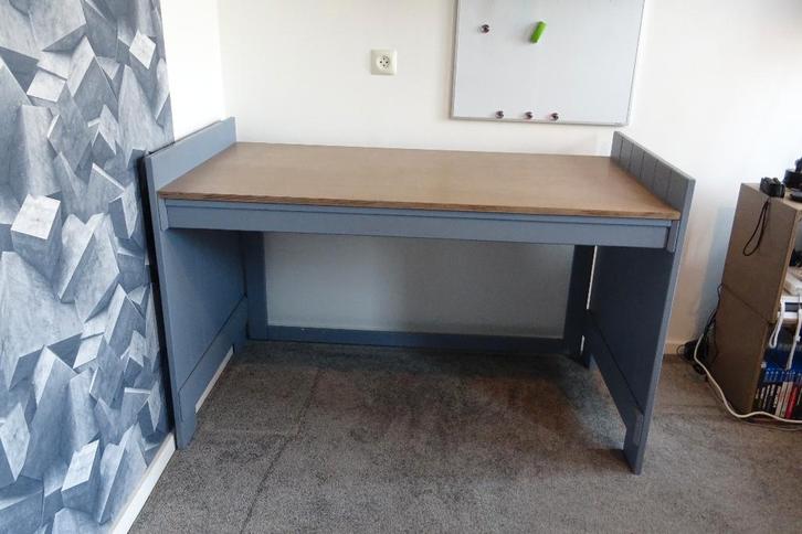 Tienerbureau in grijs/blauw, Huis en Inrichting, Bureaus, Zo goed als nieuw, Bureau, Ophalen