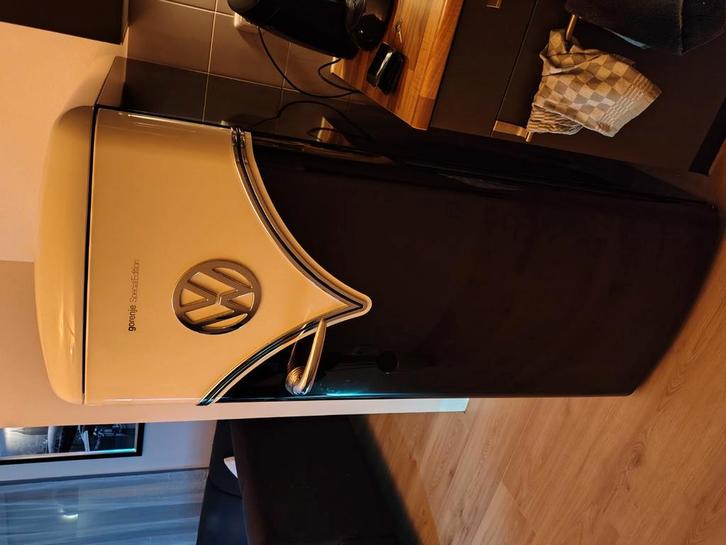 Gorenje Volkswagen koelkast, Witgoed en Apparatuur, Koelkasten en IJskasten, Zo goed als nieuw, Met vriesvak, 200 liter of meer
