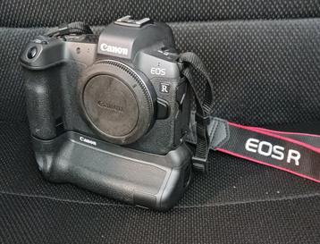 Canon R met battery grip beschikbaar voor biedingen