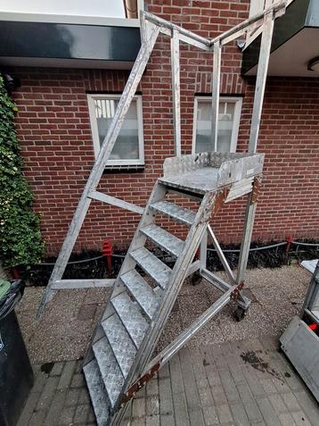bordes trap beschikbaar voor biedingen