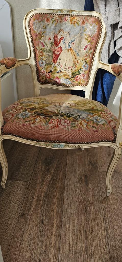 Antieke Stoel met Borduurwerk, Antiek en Kunst, Antiek | Meubels | Stoelen en Banken, Ophalen