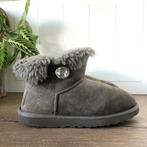 UGG Australië lage uggs met diamanten grijs maat 38 uggs, Ophalen of Verzenden, Zo goed als nieuw, Grijs