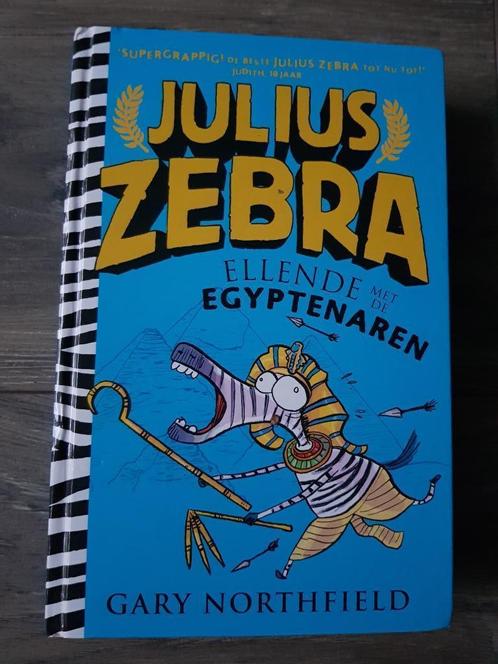 Boek : Julius Zebra - Ellende met de Egyptenaren (hardcover), Boeken, Kinderboeken | Jeugd | onder 10 jaar, Zo goed als nieuw