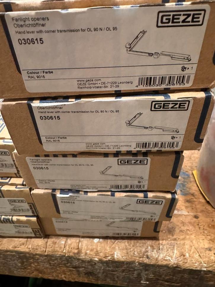 Raamgarnituur Geze voor val/klepramen en vloerveren Dorma, Doe-het-zelf en Verbouw, Hang- en Sluitwerk, Nieuw, Overige typen, Overige materialen