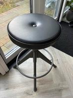 IKEA Zwarte zit en sta kruk met voetsteun, Ophalen, Zo goed als nieuw, Zwart, Bureaukruk