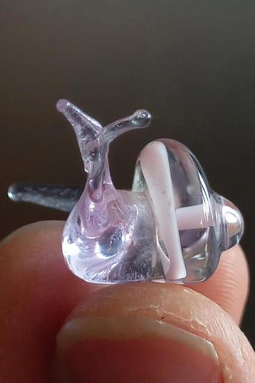  Een prachtig paar miniatuur slakken (glass sculpture)3x3 cm beschikbaar voor biedingen
