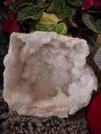 Uitverkoop, Bergkristal Geode, Verzamelen, Ophalen of Verzenden, Mineraal