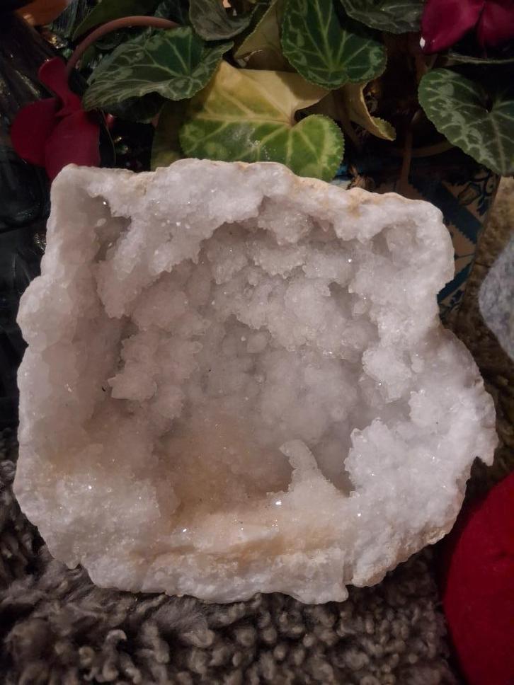 Uitverkoop, Bergkristal Geode, Verzamelen, Mineralen en Fossielen, Mineraal, Ophalen of Verzenden