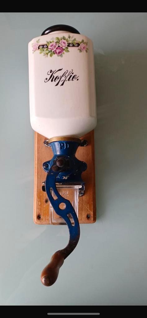 Koffiemolen met bloemen afhalen In Amsterdam of verzenden, Antiek en Kunst, Antiek | Keukenbenodigdheden, Ophalen of Verzenden