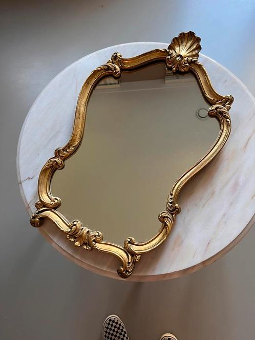 Vintage spiegel met gouden lijst en kuif, Huis en Inrichting, Woonaccessoires | Spiegels, Gebruikt, Minder dan 50 cm, Minder dan 100 cm