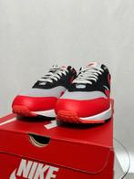 NIEUW IN DOOS! Maat 43 - Nike Air Max 1 Light Crimson, Overige kleuren, Verzenden, Nike, Nieuw