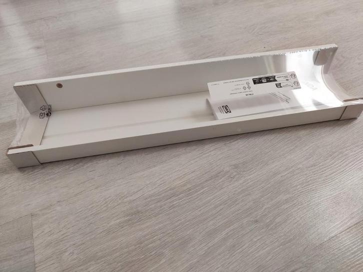 *NIEUW*: Ikea Mosslanda schilderijenplank, plank wit, 55 cm, Huis en Inrichting, Woonaccessoires | Wandplanken en Boekenplanken