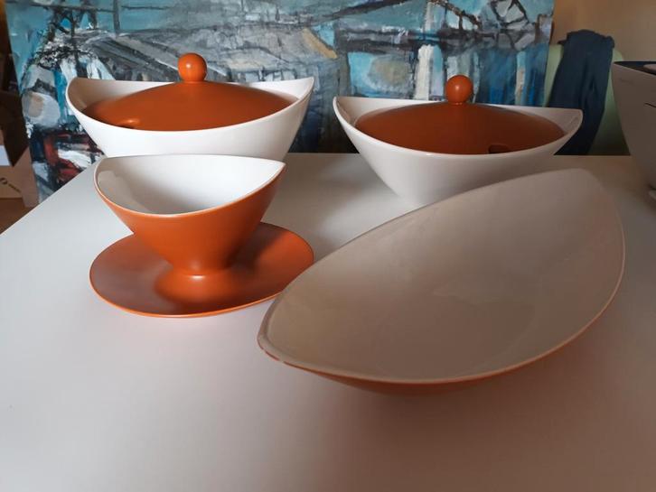 Gouda Regina Sunny Princess 2 dekschalen sauskom vleesschaal, Huis en Inrichting, Keuken | Tupperware, Gebruikt, Schaal, Bruin