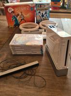 Wii + diverse accessoires en games, Spelcomputers en Games, Spelcomputers | Nintendo Wii, Ophalen, Gebruikt, Met 2 controllers