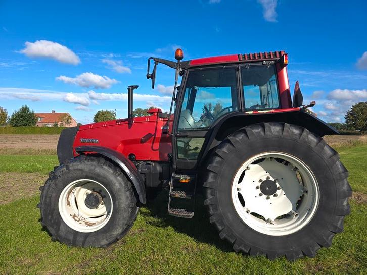 Valtra 8150 hightech, Zakelijke goederen, Agrarisch | Tractoren, Gebruikt, Ophalen