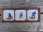 3 Makkum Tichelaar tegels in kleur gevat in een net kader,, Antiek en Kunst, Ophalen of Verzenden