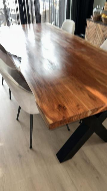 Boomstamtafel 240x100 - Prachtige Eettafel beschikbaar voor biedingen